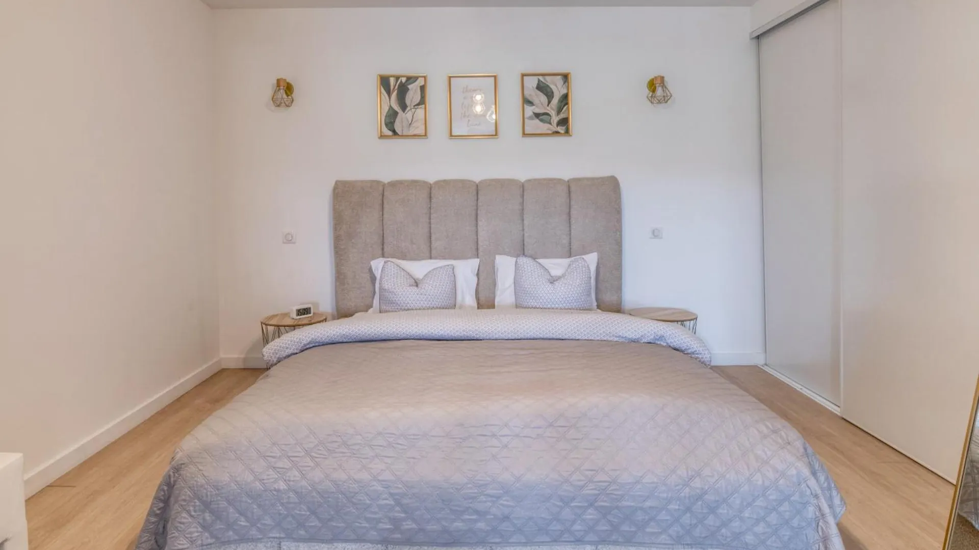 Coteaux En Vue Duo Daire Aureville 0*,